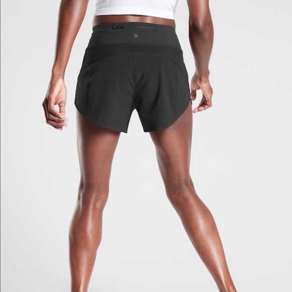 NWT Athleta Run With It 3.5" Short Black Small - Picture 3 of 16
